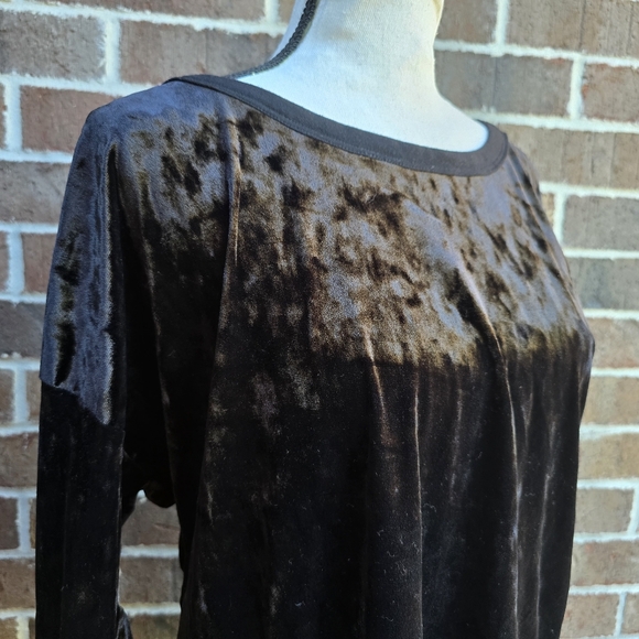 Betsey Johnson Black Velvet Women's Top - Picture 2 of 11